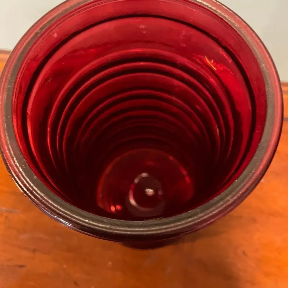 Gorgeous red glass vase flowers bouquet roses